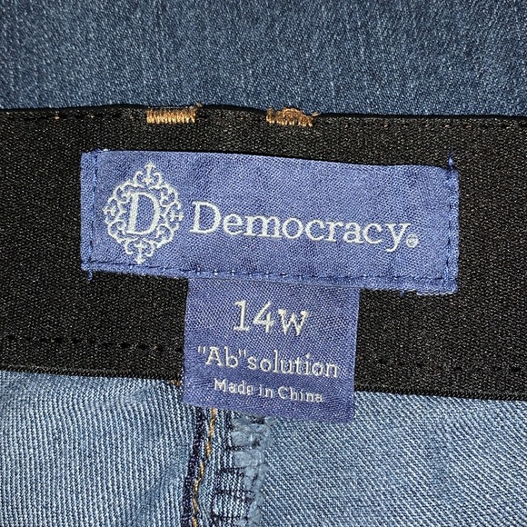 Democracy Jeans - Picture 3 of 7